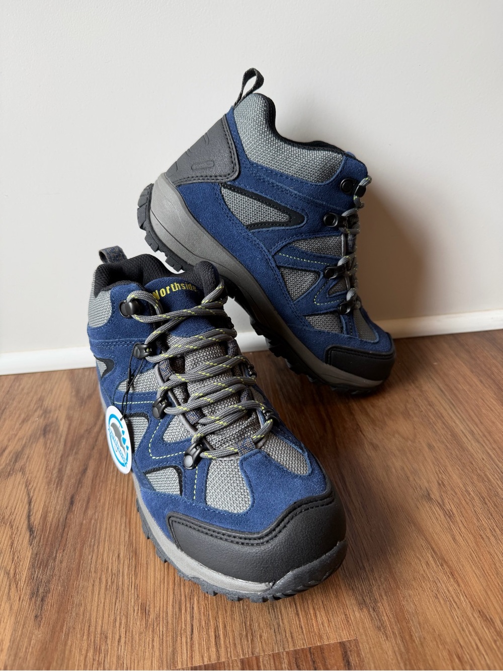 NWT. Northside Boys Navy and Gray Trail Boots. Size 5